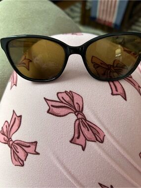 Black Frame Cat-Eye Sunglasses with Amber Lenses